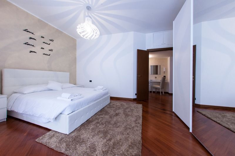 Hemeras Boutique Homes - Design Apartments In Milan Center ภายนอก รูปภาพ